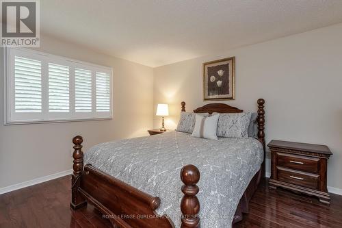 1232 Hammond Street, Burlington, ON - Indoor Photo Showing Bedroom