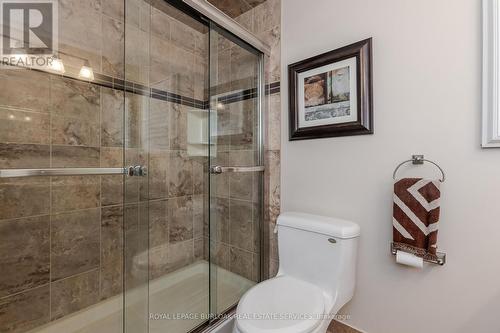 1232 Hammond Street, Burlington, ON - Indoor Photo Showing Bathroom