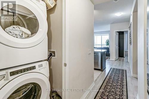 413 - 35 Watergarden Drive, Mississauga, ON - Indoor Photo Showing Laundry Room