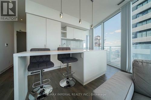 6807 - 100 Harbour Street, Toronto, ON - Indoor Photo Showing Kitchen