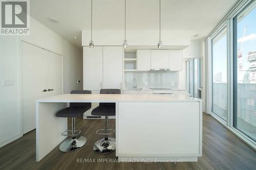 6807 - 100 Harbour Street, Toronto, ON - Indoor Photo Showing Kitchen With Upgraded Kitchen