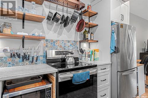 4 475 L Avenue S, Saskatoon, SK - Indoor Photo Showing Kitchen