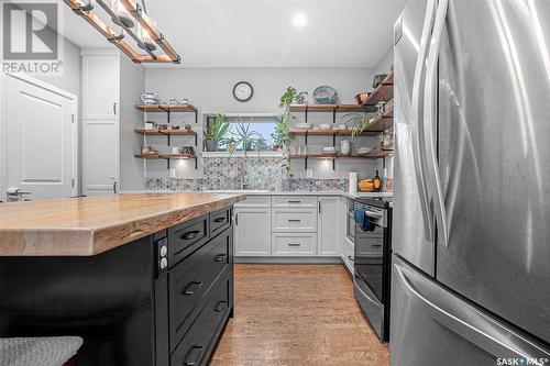 4 475 L Avenue S, Saskatoon, SK - Indoor Photo Showing Kitchen