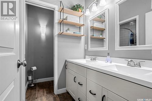 4 475 L Avenue S, Saskatoon, SK - Indoor Photo Showing Bathroom