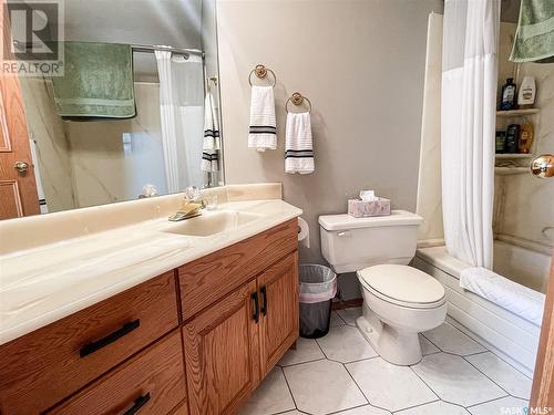 2 Evergreen Estates Drive, Meadow Lake, SK - Indoor Photo Showing Bathroom