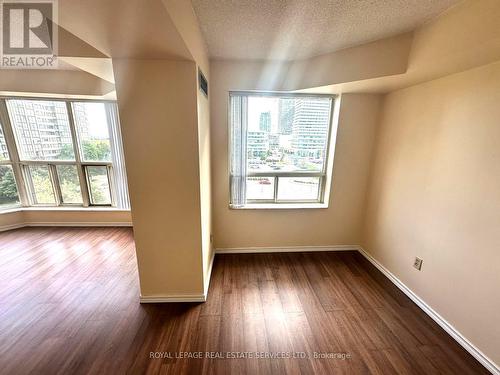 711 - 335 Webb Drive, Mississauga, ON - Indoor Photo Showing Other Room