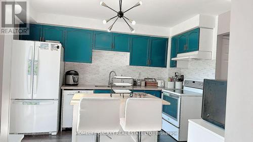 101 Champine Square, Clarington, ON - Indoor Photo Showing Kitchen