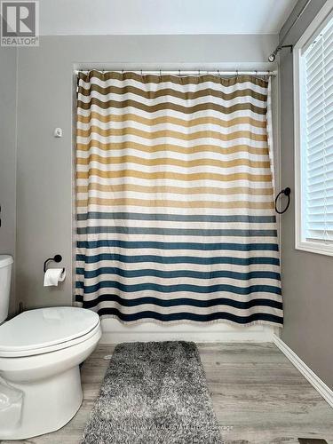 101 Champine Square, Clarington, ON - Indoor Photo Showing Bathroom