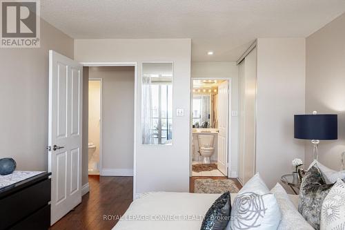 Ph214 - 120 Promenade Circle, Vaughan, ON - Indoor Photo Showing Bedroom