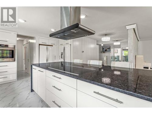 5308 Law Street, Peachland, BC - Indoor Photo Showing Kitchen With Upgraded Kitchen