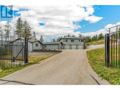 5308 Law Street, Peachland, BC - Outdoor