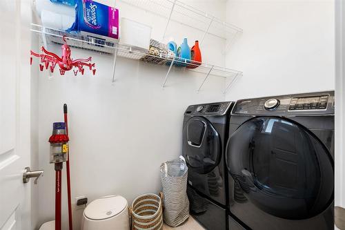 67 Larry Vickar Drive E, Winnipeg, MB - Indoor Photo Showing Laundry Room