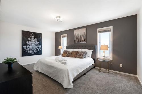 67 Larry Vickar Drive E, Winnipeg, MB - Indoor Photo Showing Bedroom