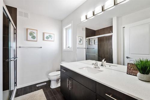 67 Larry Vickar Drive E, Winnipeg, MB - Indoor Photo Showing Bathroom