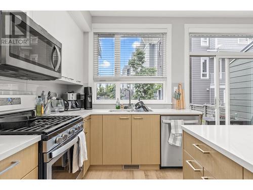 13098 Shoreline Way Unit# 25, Lake Country, BC - Indoor Photo Showing Kitchen