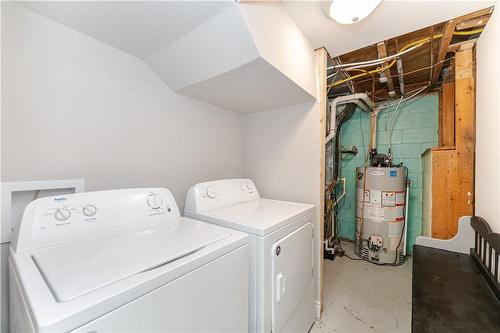 327 East 16Th Street, Hamilton, ON - Indoor Photo Showing Laundry Room