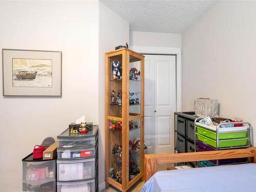 2-762 Sanctuary Crt, Saanich, BC - Indoor Photo Showing Bedroom