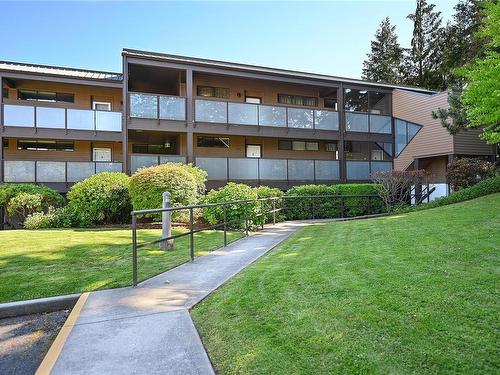 304-485 Island Hwy, View Royal, BC - Outdoor With Balcony