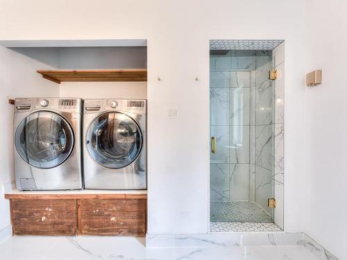 Bathroom - 208 Ch. Godefroy, Sainte-Anne-Des-Lacs, QC - Indoor Photo Showing Laundry Room