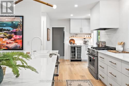 270 Woodlea Crescent, Oshawa, ON - Indoor Photo Showing Kitchen With Upgraded Kitchen