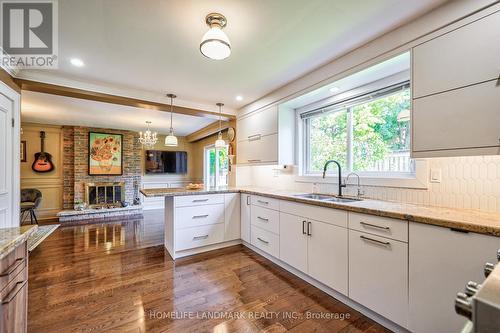 48 Liebeck Crescent, Markham, ON - Indoor Photo Showing Kitchen With Double Sink