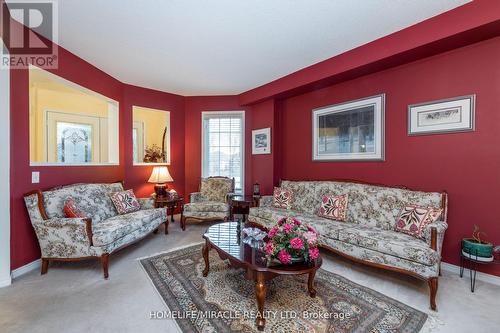 1338 Vincent Crescent W, Innisfil, ON - Indoor Photo Showing Living Room