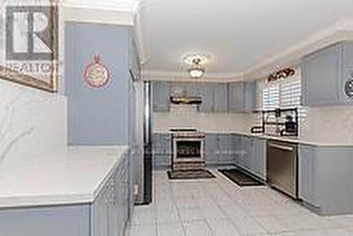 35 Duffield Road, Brampton, ON - Indoor Photo Showing Kitchen With Upgraded Kitchen