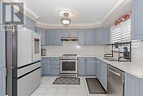 35 Duffield Road, Brampton, ON - Indoor Photo Showing Kitchen With Upgraded Kitchen