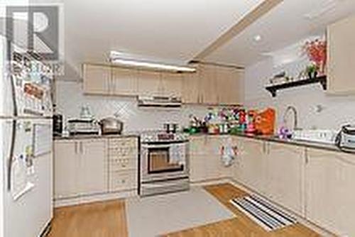35 Duffield Road, Brampton, ON - Indoor Photo Showing Kitchen