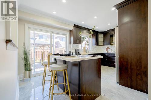 30 Hiberton Crescent, Brampton, ON - Indoor Photo Showing Kitchen