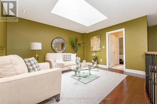 11 - 3353 Liptay Avenue, Oakville, ON - Indoor Photo Showing Living Room