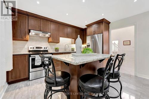 139 Kitchener Road, Cambridge, ON - Indoor Photo Showing Kitchen With Upgraded Kitchen