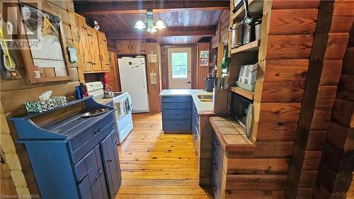 33 Whiskey Harbour Road, Northern Bruce Peninsula, ON - Indoor