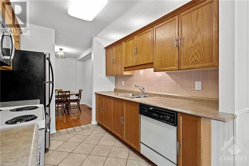 6 Hendrie Court, Kanata, ON - Indoor Photo Showing Kitchen With Double Sink