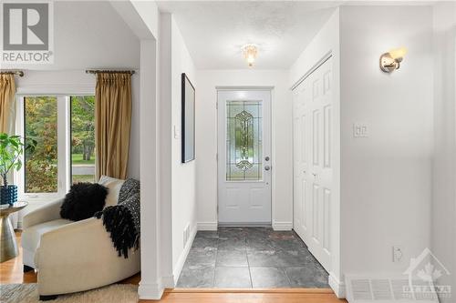 8 Parkfield Crescent, Ottawa, ON - Indoor Photo Showing Other Room