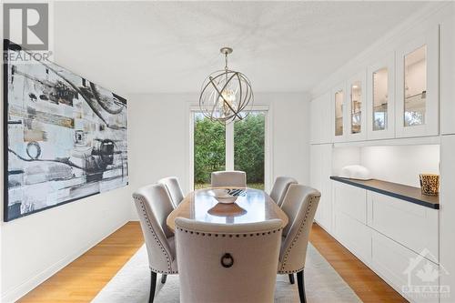 8 Parkfield Crescent, Ottawa, ON - Indoor Photo Showing Dining Room