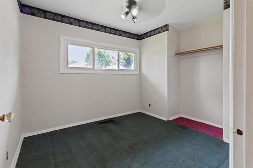 90 Shadyside Avenue, Hamilton, ON - Indoor Photo Showing Other Room