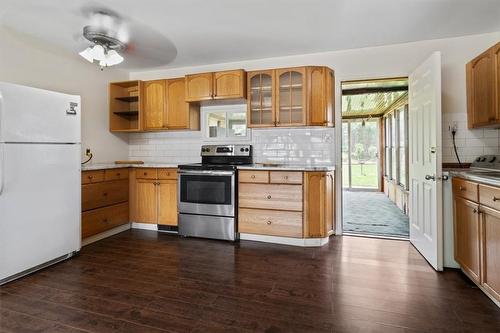 90 Shadyside Avenue, Hamilton, ON - Indoor Photo Showing Kitchen