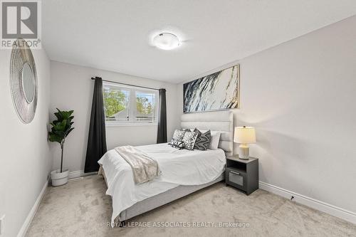 17 Tindall Crescent, East Luther Grand Valley, ON - Indoor Photo Showing Bedroom