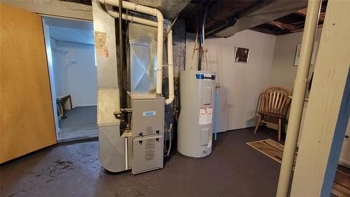 191 Chalmers Avenue, Winnipeg, MB - Indoor Photo Showing Basement