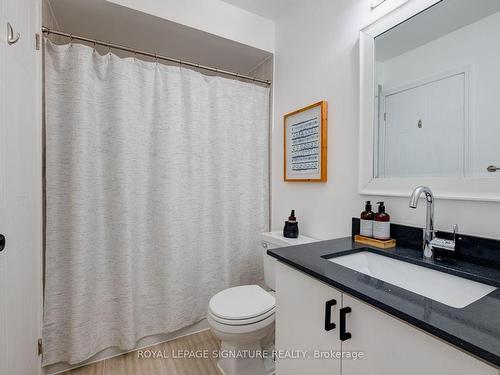 5-6400 Lawrence Ave E, Toronto, ON - Indoor Photo Showing Bathroom
