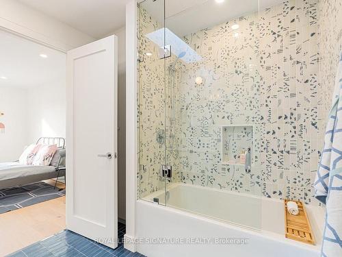 263 Blantyre Ave, Toronto, ON - Indoor Photo Showing Bathroom