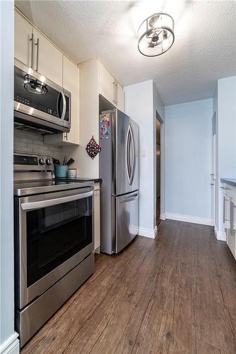 222 Jackson Street W|Unit #503, Hamilton, ON - Indoor Photo Showing Kitchen