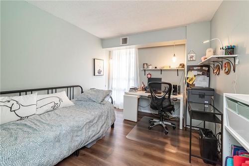 222 Jackson Street W|Unit #503, Hamilton, ON - Indoor Photo Showing Bedroom