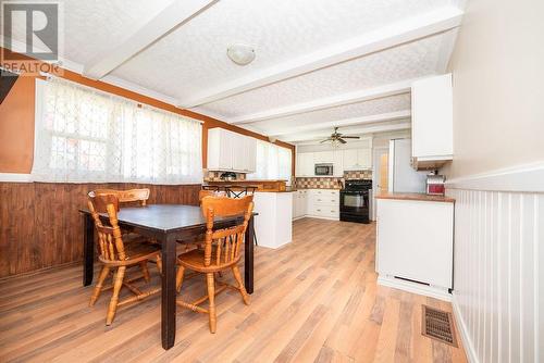 15 Selkirk Street, Petawawa, ON - Indoor Photo Showing Dining Room