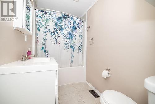 15 Selkirk Street, Petawawa, ON - Indoor Photo Showing Bathroom