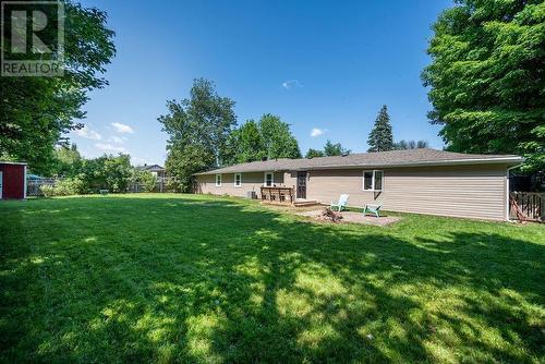 15 Selkirk Street, Petawawa, ON - Outdoor