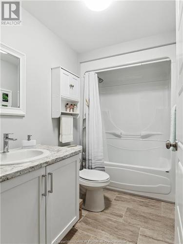 16 Aime St, Dieppe, NB - Indoor Photo Showing Bathroom