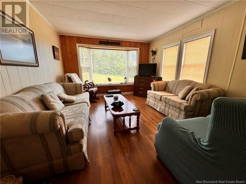 4572 Hwy 108, Bryenton, NB - Indoor Photo Showing Living Room