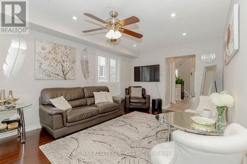 1057 Kennedy Circle, Milton, ON - Indoor Photo Showing Living Room